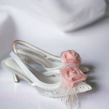 Load image into Gallery viewer, Organza Rose Fabric Flower Feather Shoes Clips, Handmade Decor - Pink